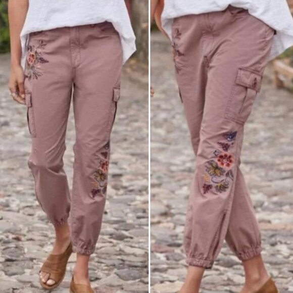 Sundance Vivant Floral Embroidered Cargo Ankle-Zip Cropped Pant Zip Pocket Lilac - Picture 7 of 11
